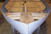 Forward parts(mast step, mast partner)are fastened in and deck structure and natural cedar cockpit are installed.